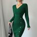 K Dress With Waist Cinching, Mid Length, Hip Hugging Design, And A Tight Knit Dress With A Base Underneath_ecoleips.com