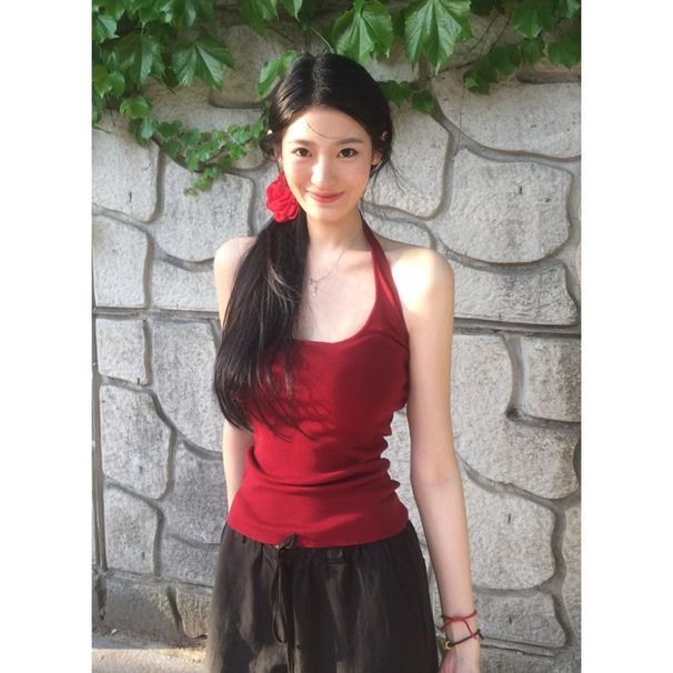Summer 2026 Retro Burgundy Strapless Square-neck Unique Design Halter Neck Anti-exposure Tank Top For Hot Girls_ecoleips.com