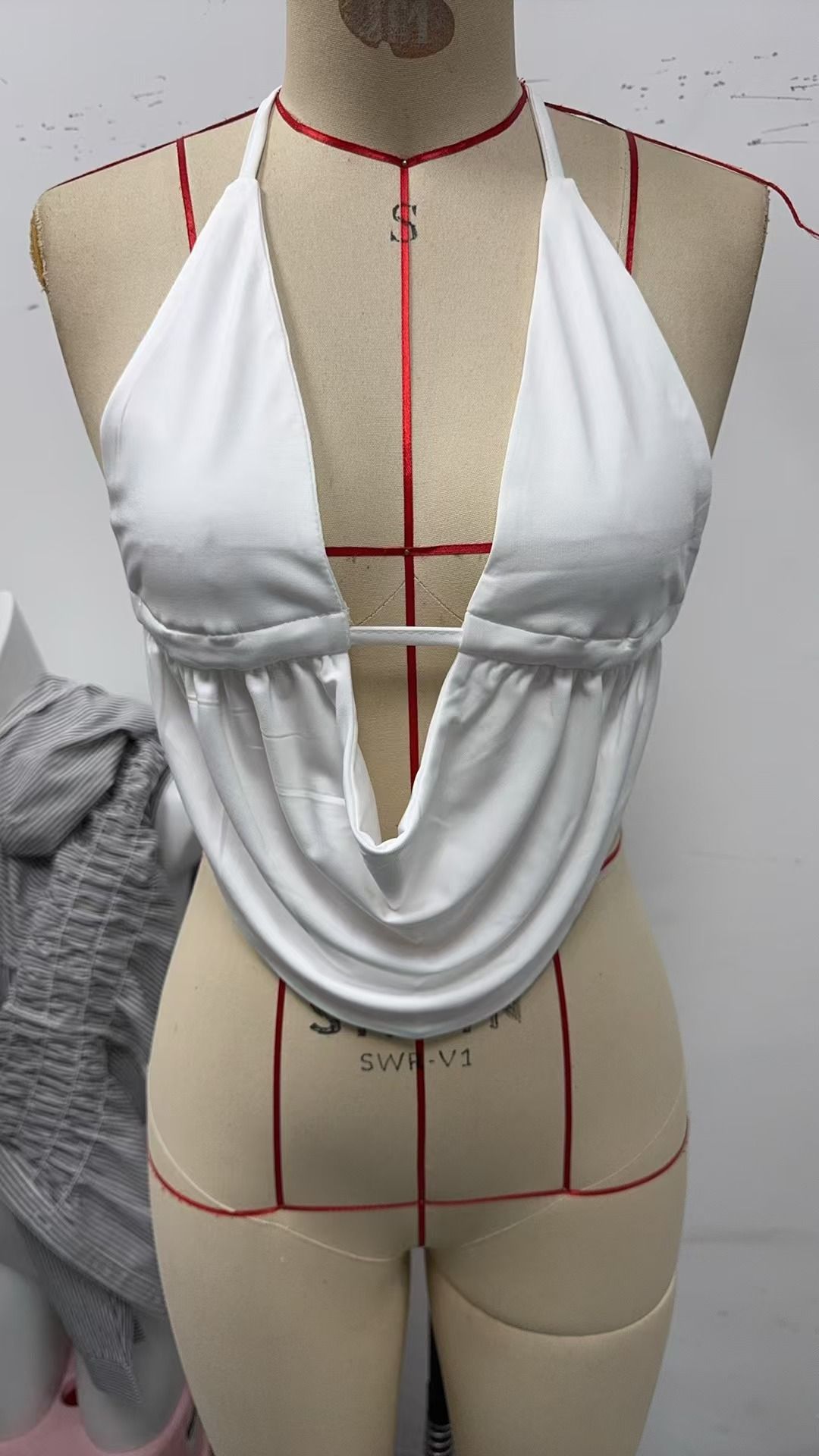 Women's Trendy Versatile Solid Color Camisole Tie Neck Halter Neck Top Sexy Outerwear Vest for Spring European American Style_ecoleips.com