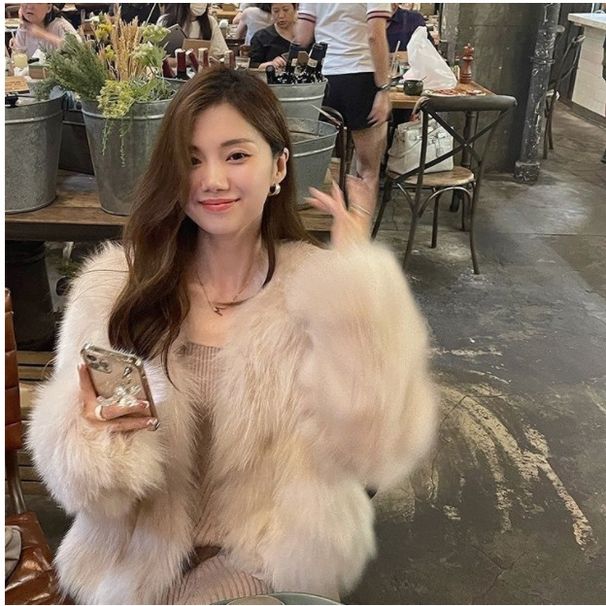 Luxury Faux Fur Coat Women's Winter Long Coat Fashionable Faux Fox Fur Jacket With 3D Pattern, Elegant V-Neck, Plus Size Options_ecoleips.com