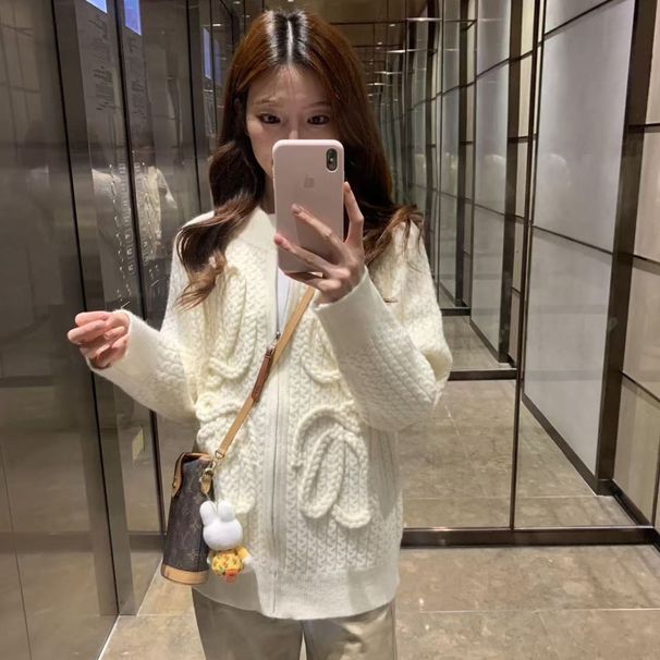 26 Autumn/Winter New Fashionable High Collar Jacket With Twist Stitching And Heavy-Duty Zipper_ecoleips.com
