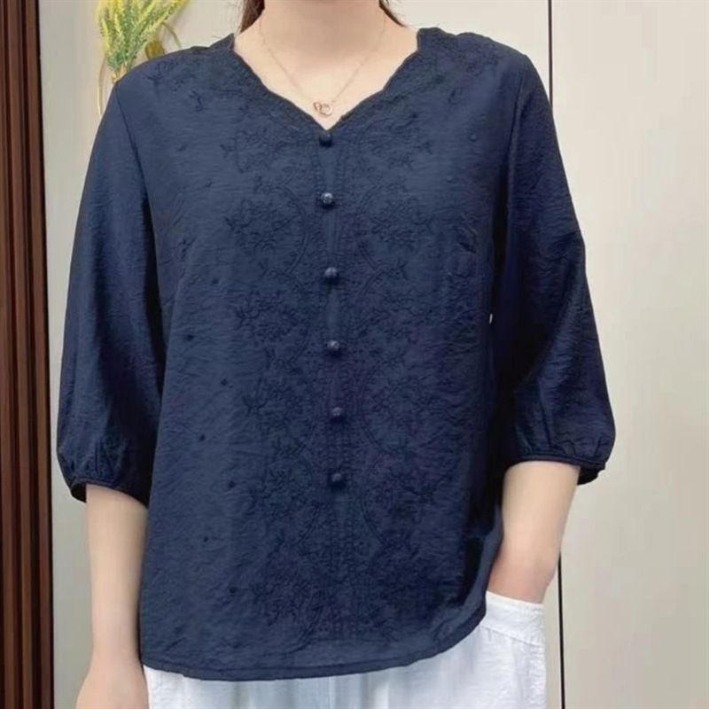 Large-Size Women's Clothing For Spring/Summer Season: A Stylish, Casual, Loose-Fitting, Solid-Colored Top With An Artist_ecoleips.com