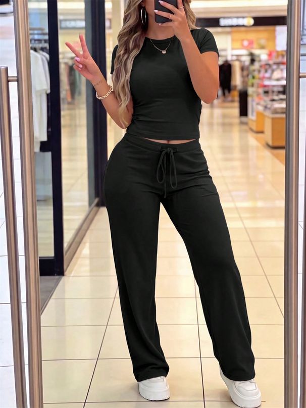 Women's Short Sleeve Two-Piece Set | Casual Summer Outfit With T-Shirt And Shorts_ecoleips.com