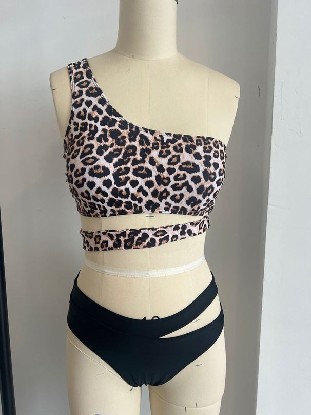 Women's Clothing Split Swimsuit Women's New One Shoulder Sexy Hot Style Huludao Swimsuit Sports_ecoleips.com