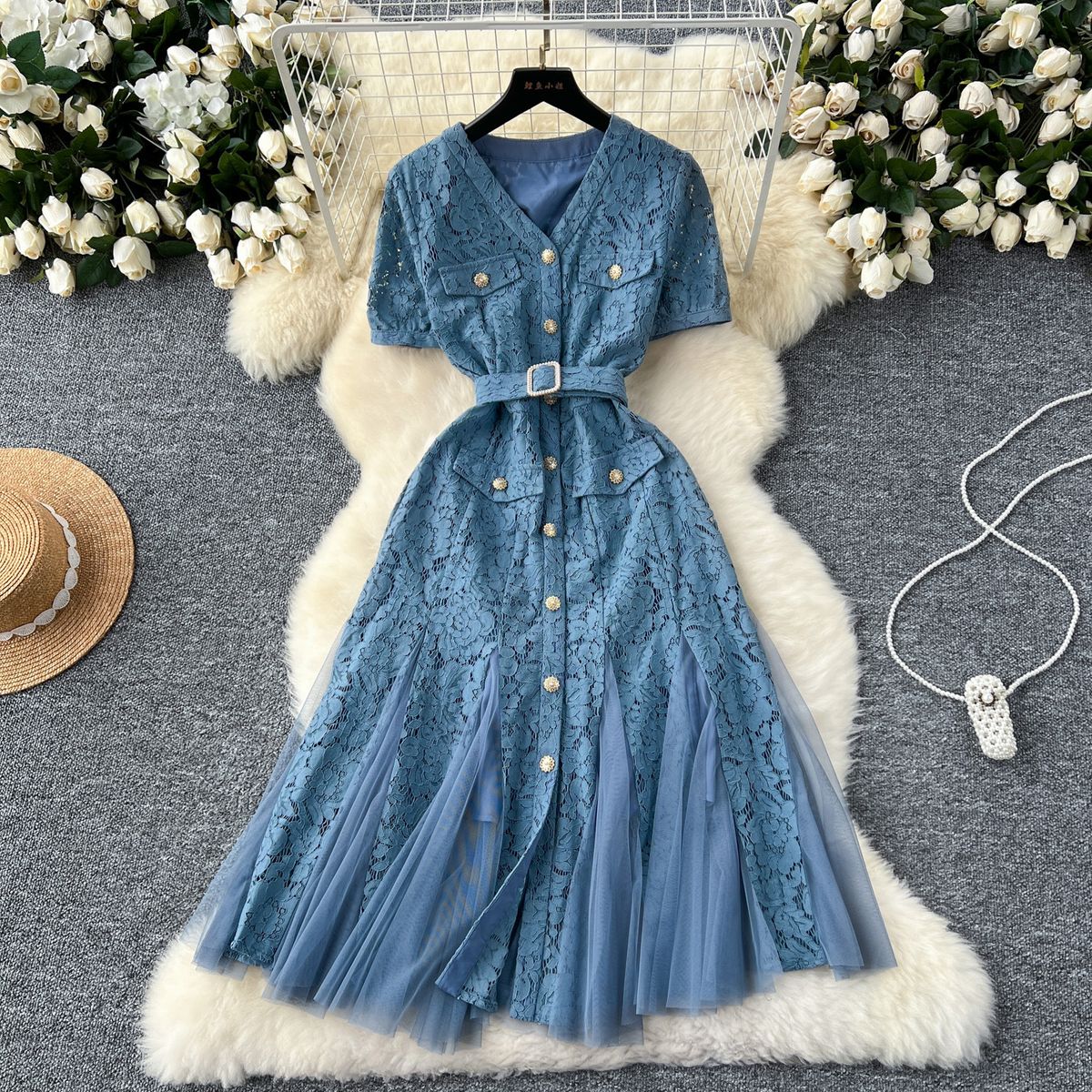 French Style Chic V Neck Dress Metal Buttons Cinched Waist Slimming Mesh Lace Ruffles_ecoleips.com