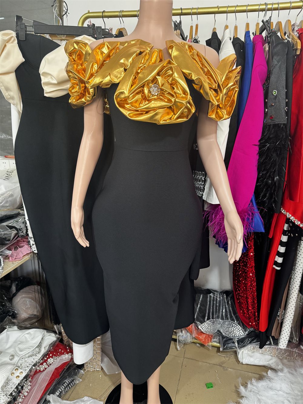 Elegant Black Bandage Evening Gown off the Shoulder Independent Design Three Dimensional Floral Embellishment Sexy Women's Dress_ecoleips.com