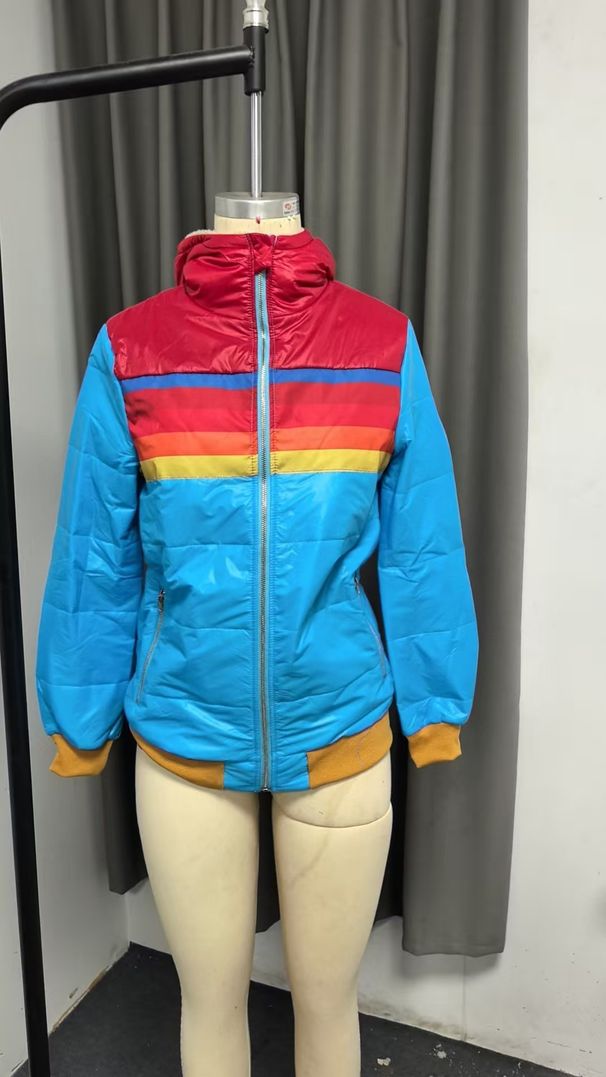 Trendy Zip-Up Hooded Jacket - Women’S Cropped Quilted Coat With Color-Block Design (Black/Blue-Red, Xs-Xxxl)_ecoleips.com