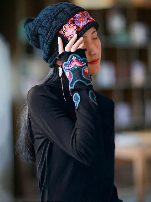 Large-Size, Ethnic-Style Embroidered Winter Garment With Double-Sided Wool Fabric For Warmth; Features A High Collar, Lo_ecoleips.com