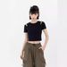 A Stylish Short-Sleeved Cotton T-Shirt With A Visible Belly Button, Designed For Women In Summer Featuring A Slimming_ecoleips.com