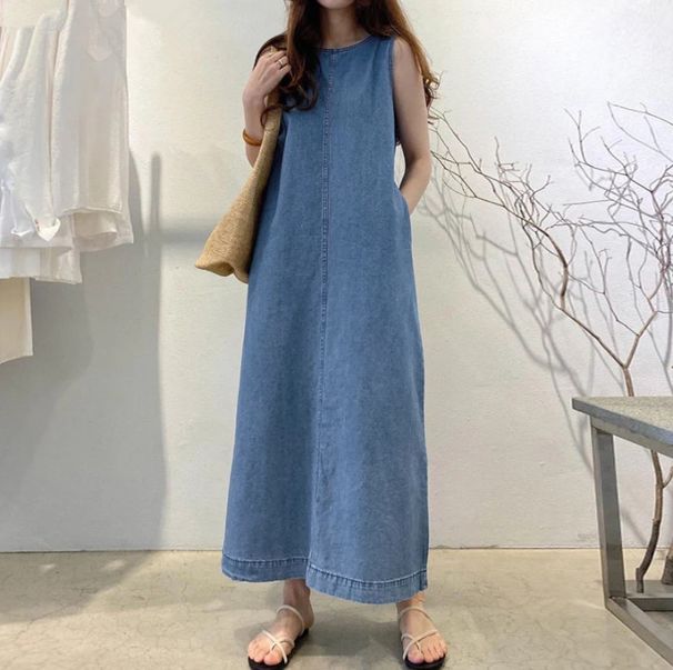 2025 New Fashionable Round Neck Sleeveless Long Denim Dress Loose Fit With Pockets Elegant Bohemian Style Pullover Dress_ecoleips.com