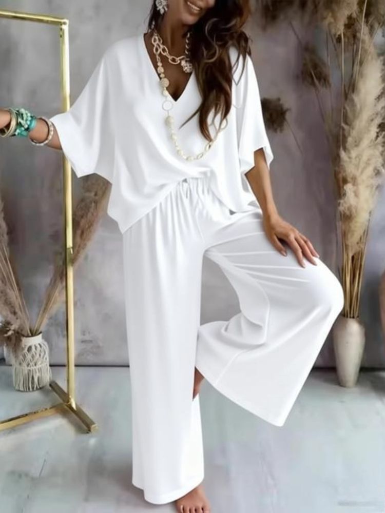 K V-neck Bat Sleeve Top Casual Loose Wide Leg Pants Set For Women. No Necklaces Or Other Accessories_ecoleips.com