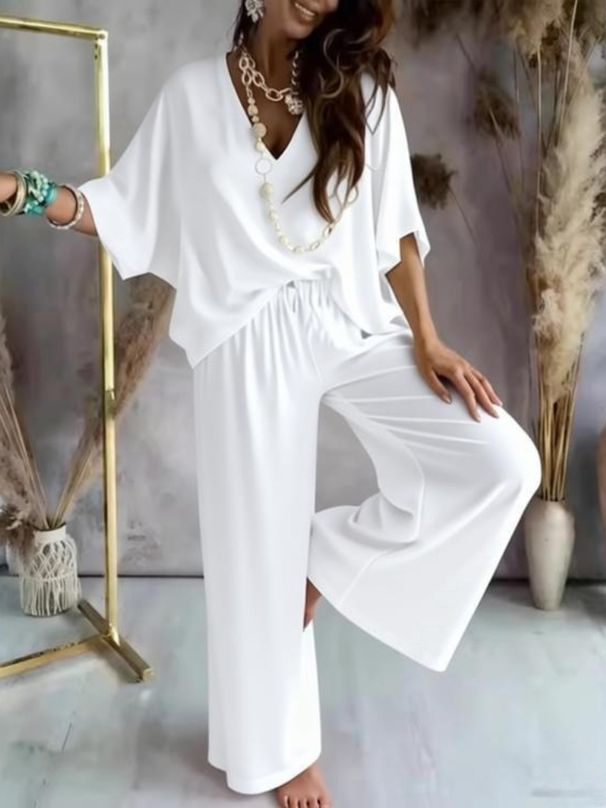 K V-neck Bat Sleeve Top Casual Loose Wide Leg Pants Set For Women. No Necklaces Or Other Accessories_ecoleips.com