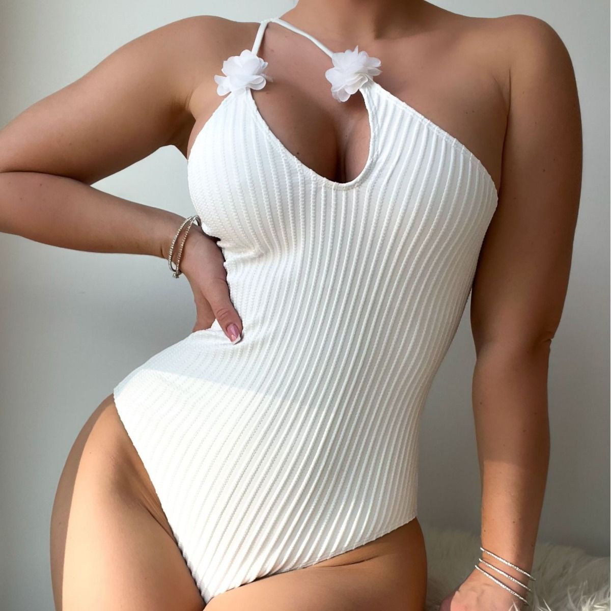 Women's One Piece Swimsuit European American Style Solid Color Floral Design Special Fabric Bikini Cross Border E Commerce 2025_ecoleips.com