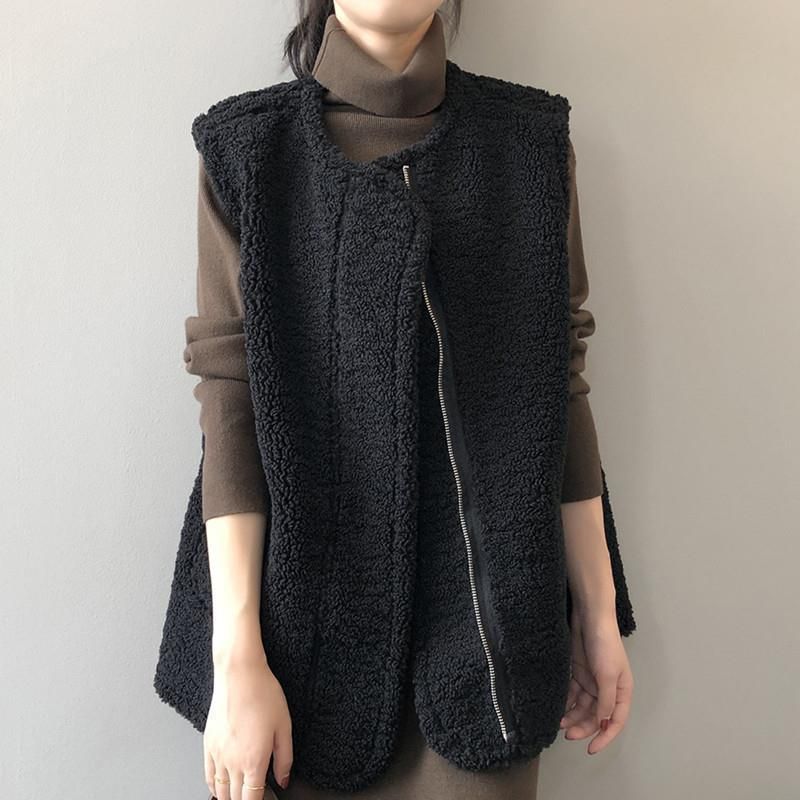Reversible Faux Shearling Vest – Women’s Winter Layering Staple | Oversized Lambswool-Like Vest With Polo Collar (Black/Coffee, M-3XL)_ecoleips.com
