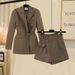 Effortless Sophistication – Plus Size Spring Suit Set With Waist-Defining Blazer & High-Waisted Short Skirt, Modern Work-to-Wine Ensemble_ecoleips.com