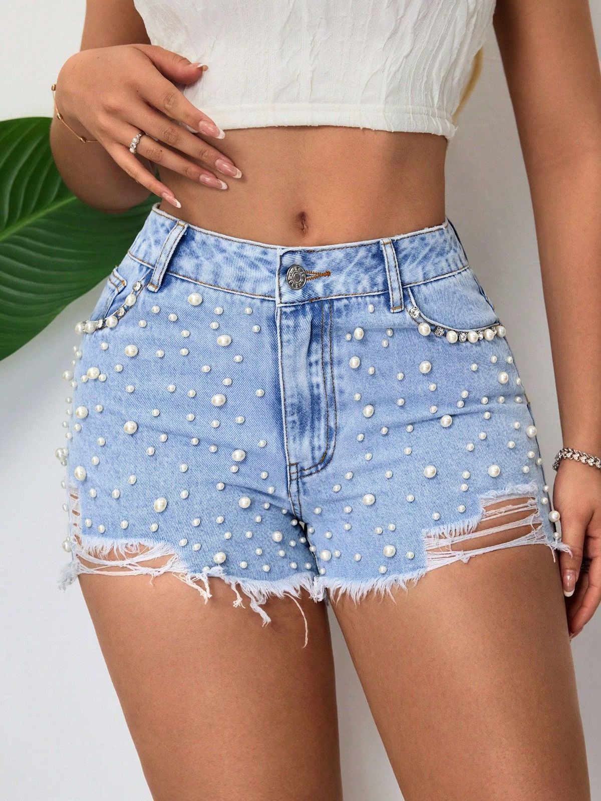 Women's Pearl-Embellished Denim Shorts – Classic Mid-Rise Straight Cut For Casual & Office Wear (Medium Blue/Light Blue, S-XL)_ecoleips.com