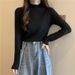 This Uniquely Designed Solid-Color Semi-High-Neck Long-Sleeved T-Shirt With Black Ear Trim Can Be Worn As A Base Layer F_ecoleips.com