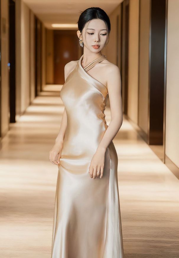 Champagne Colored Bridesmaid Dress for Women High Quality Satin Wedding Party Wear Perfect for Petite Women And Everyday Use_ecoleips.com