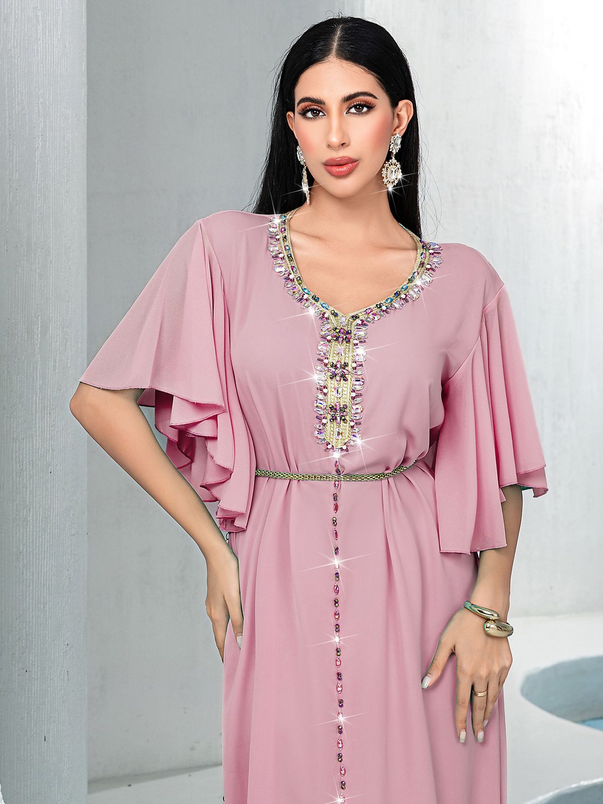 Ba3072: An Elegant Long Dress For Women In Cherry Blossom Pink Color, Featuring A V-Neck Design And Hand-Sewn Diamonds._ecoleips.com