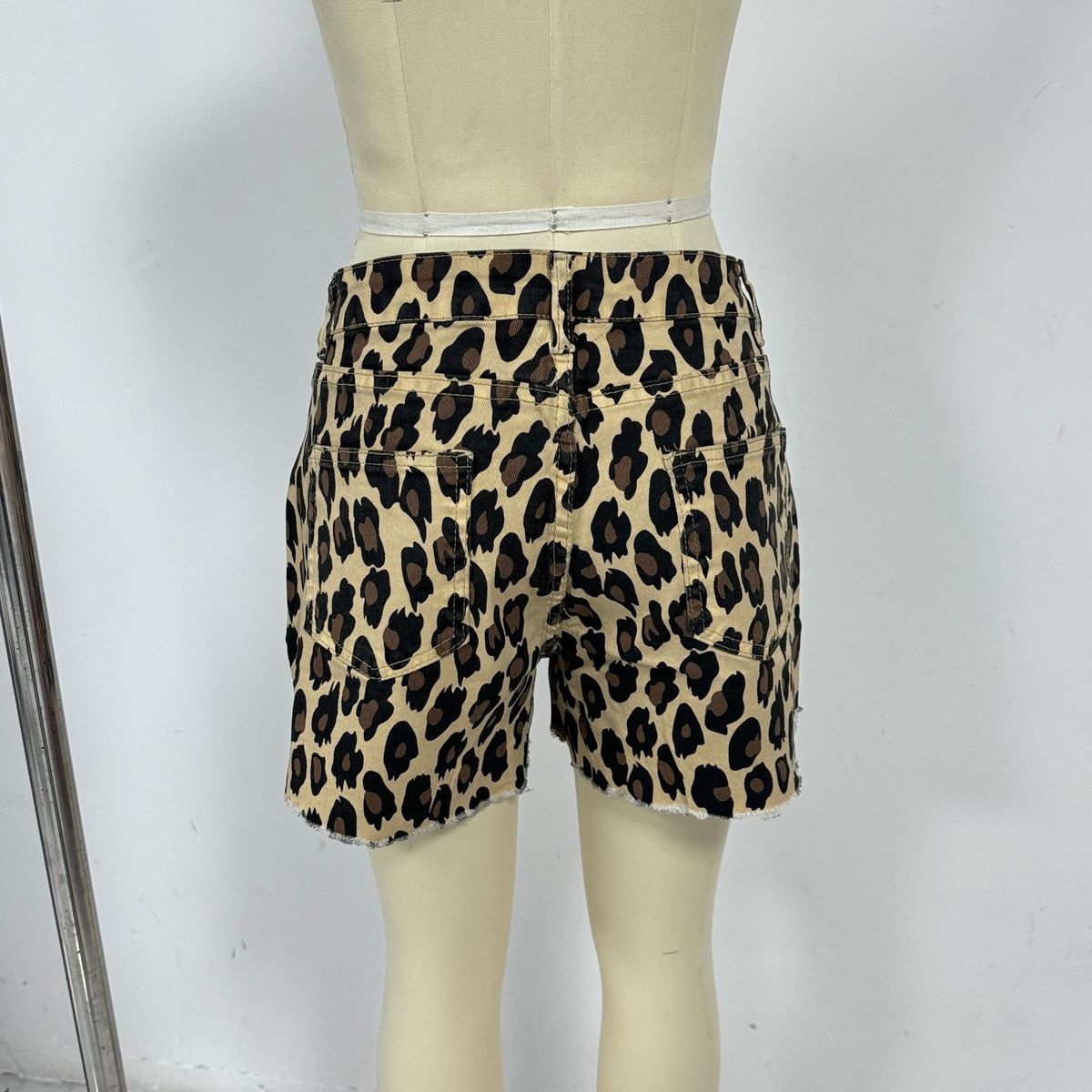 K New Retro Leopard Print Ripped Edge High Waisted Denim Shorts For Women_ecoleips.com