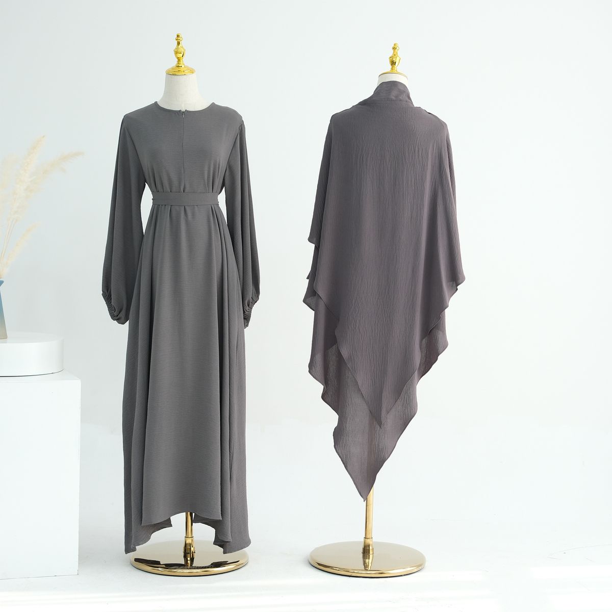 Muslim Dress Women Loriya Modest Blouson Sleeve Dress – Elegant Dubai-Inspired Muslim Set With Flowing Silhouette_ecoleips.com