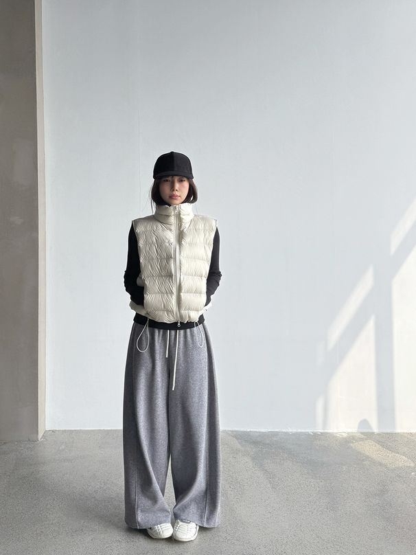 girl Girl Wang Qizhi 90% White Duck Stand Collar Drawstring Sleeveless For Women Winter Ribbed Down Jacket Vest WQ038_ecoleips.com
