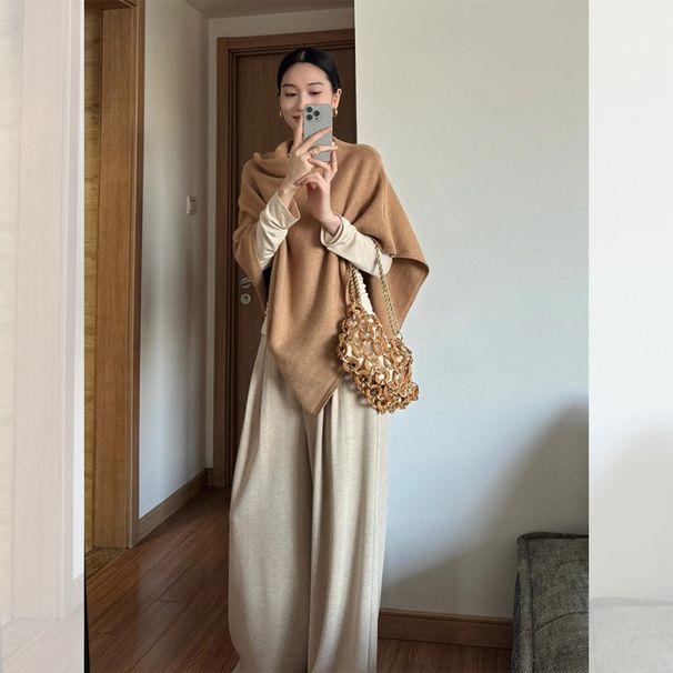 Stunning Early Autumn Outfit In Korean Old Money Style, With A Relaxed And Sophisticated Vibe, Super Stylish Cape_ecoleips.com