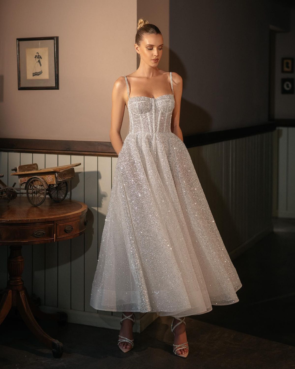 Women's Clothing Hot selling suspender silver spray short wedding dress with puffy skirt and shiny party dress supply supports one piece delivery_ecoleips.com