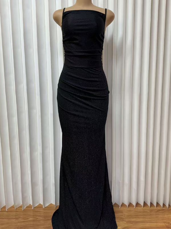 "French-Inspired Halter Neck Maxi Dress – Backless Gold Pleated Evening Gown"_ecoleips.com