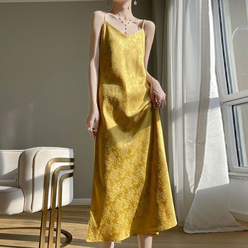 New Acetic Acid Satin Suspender Dress Women Wearing V-Neck Silk Print For A Slimming And Sexy Long Skirt_ecoleips.com