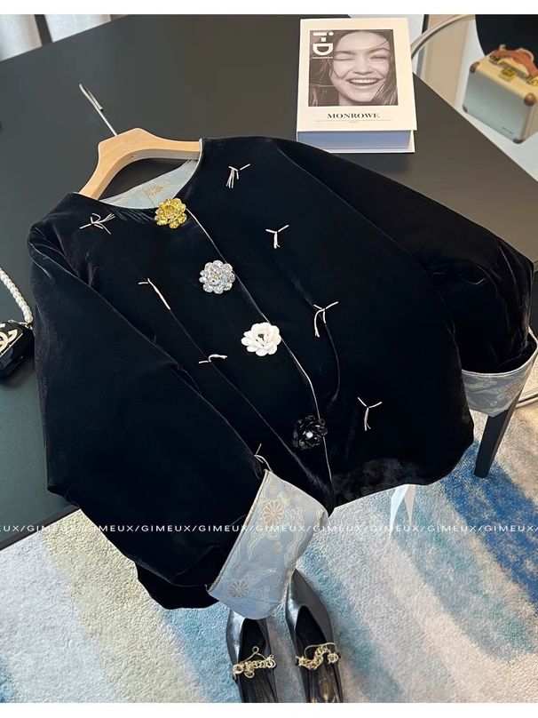 girl Autumn Winter Retro New Chinese Style Round Neck Three-Dimensional Flower Button Placket Decoration Loose Slimming_ecoleips.com