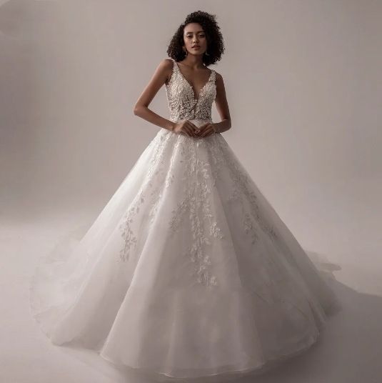 V Neck Sleeveless Bride Main Wedding Dress New Slim Temperament Light Wedding Dress_ecoleips.com
