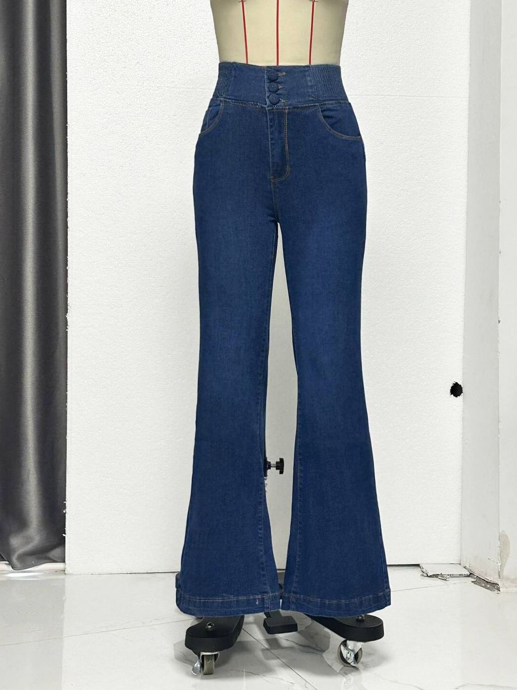 K Elastic Waistband, High Waistband, Elastic And Slim Fit, Slightly Flared And Lifted Buttocks Denim Pants_ecoleips.com