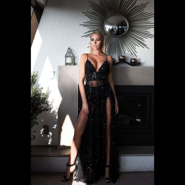 Elegant Black Sequin Backless Evening Gown – High Slit Long Dress With Sheer Mesh & Spaghetti Straps_ecoleips.com
