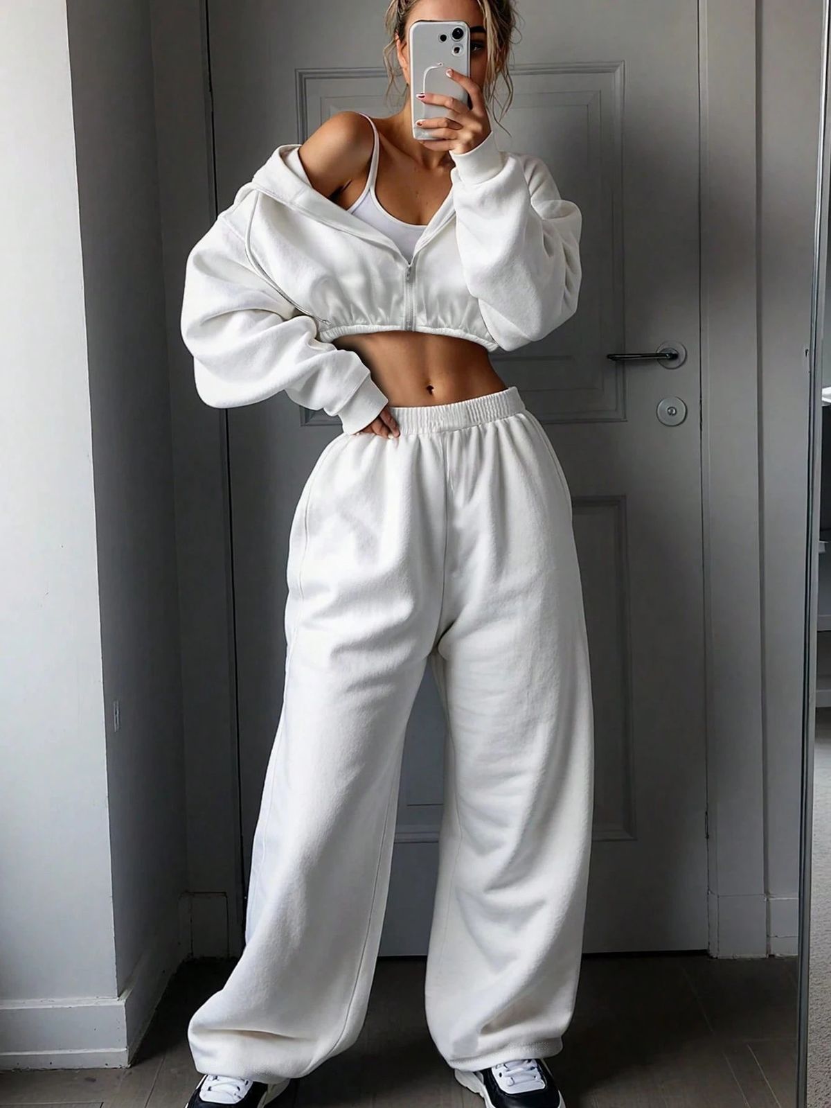 2025 Autumn And Winter New Women's Fashion Long-sleeved Sports And Leisure Sweater Set Two-piece Set_ecoleips.com