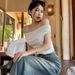 Women's Slim Fit Off-Shoulder Ribbed Stretch Tee Short Sleeve Crop Top Y2K Aesthetic T-Shirt for Summer_ecoleips.com