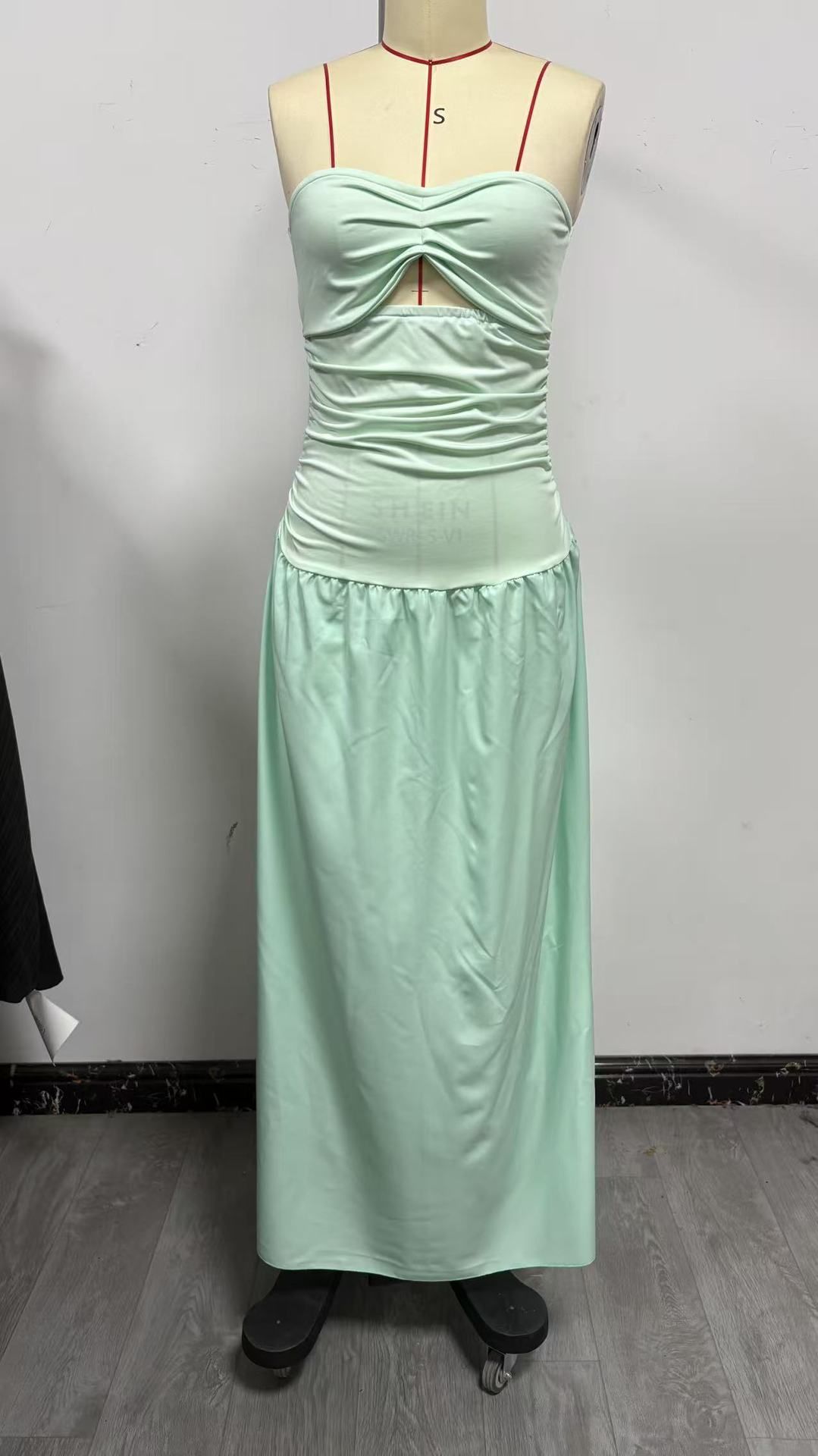 Summer New Women's Sexy Beach Style Vacation Strapless Hollow out Solid Color Dress in Stock_ecoleips.com