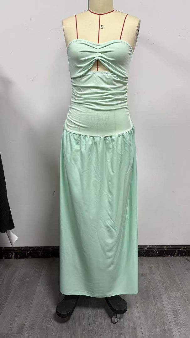 Summer New Women's Sexy Beach Style Vacation Strapless Hollow out Solid Color Dress in Stock_ecoleips.com
