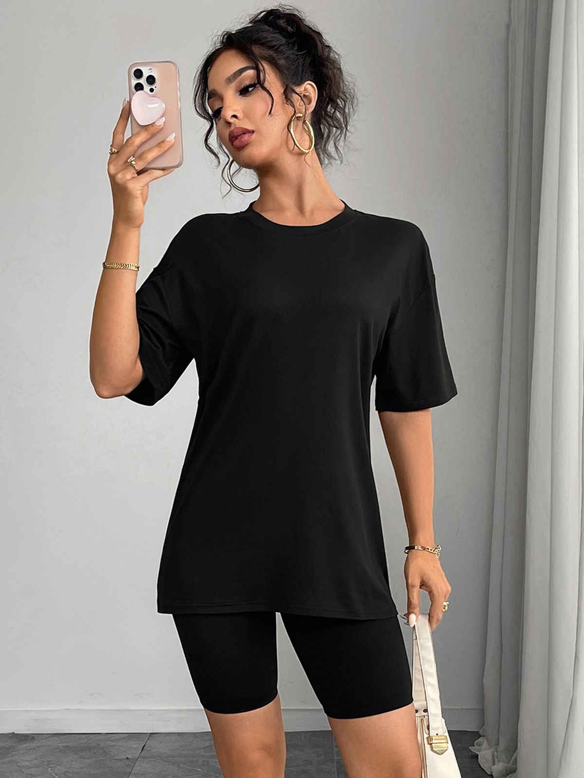 Women's Oversized Casual T-Shirt Soft Breathable Plain Tee for Everyday Comfort And Layering_ecoleips.com