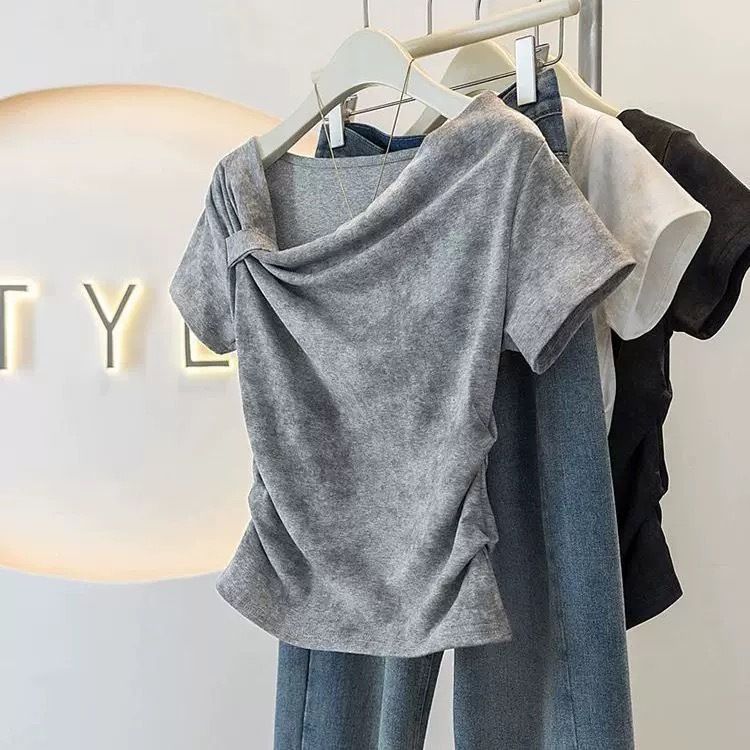 Plus Size French Inspired T-Shirt With Asymmetrical Hem And Ruffle Detail - Flowy Blouse For Women_ecoleips.com
