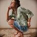 European And American Size Lace Shirt With V-neck, Slimming Effect, Pleated Lantern Sleeves, Sun Protection,_ecoleips.com