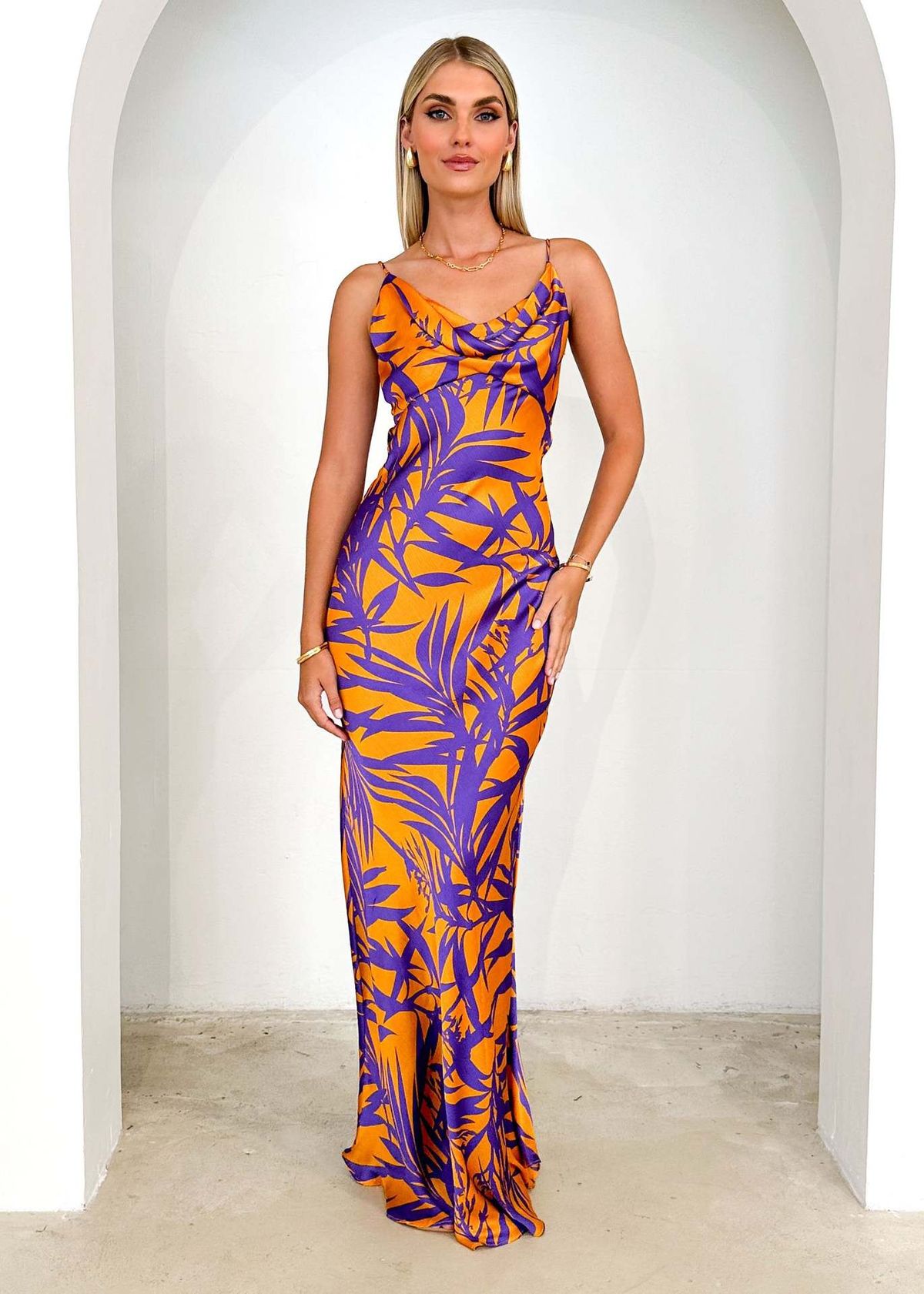 2025 Spring/Summer Women's Fashion New European And American Style Purple Printed V-Neck Long Slim Fit Sexy High-Waisted_ecoleips.com