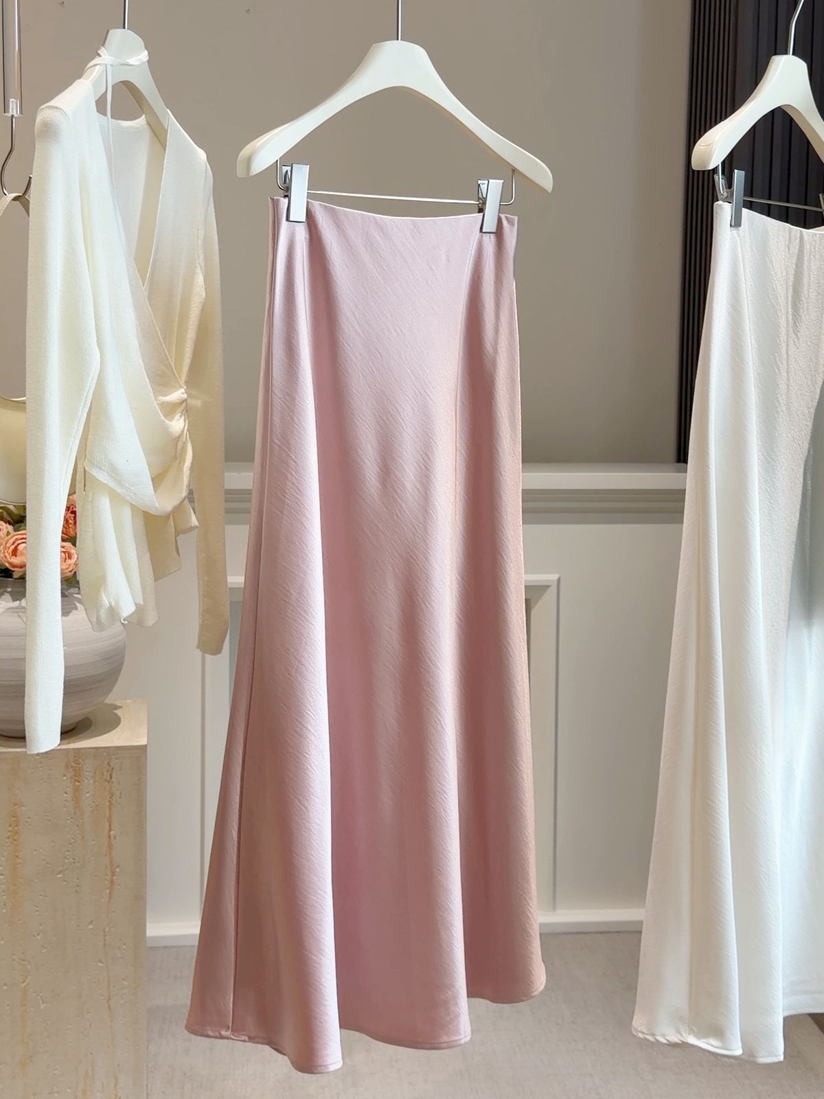 High End Women's Acetate Satin Fishtail Midi Skirt High Waisted Slimming Flowing a Line Bodycon Long Skirt for New Spring 2026_ecoleips.com