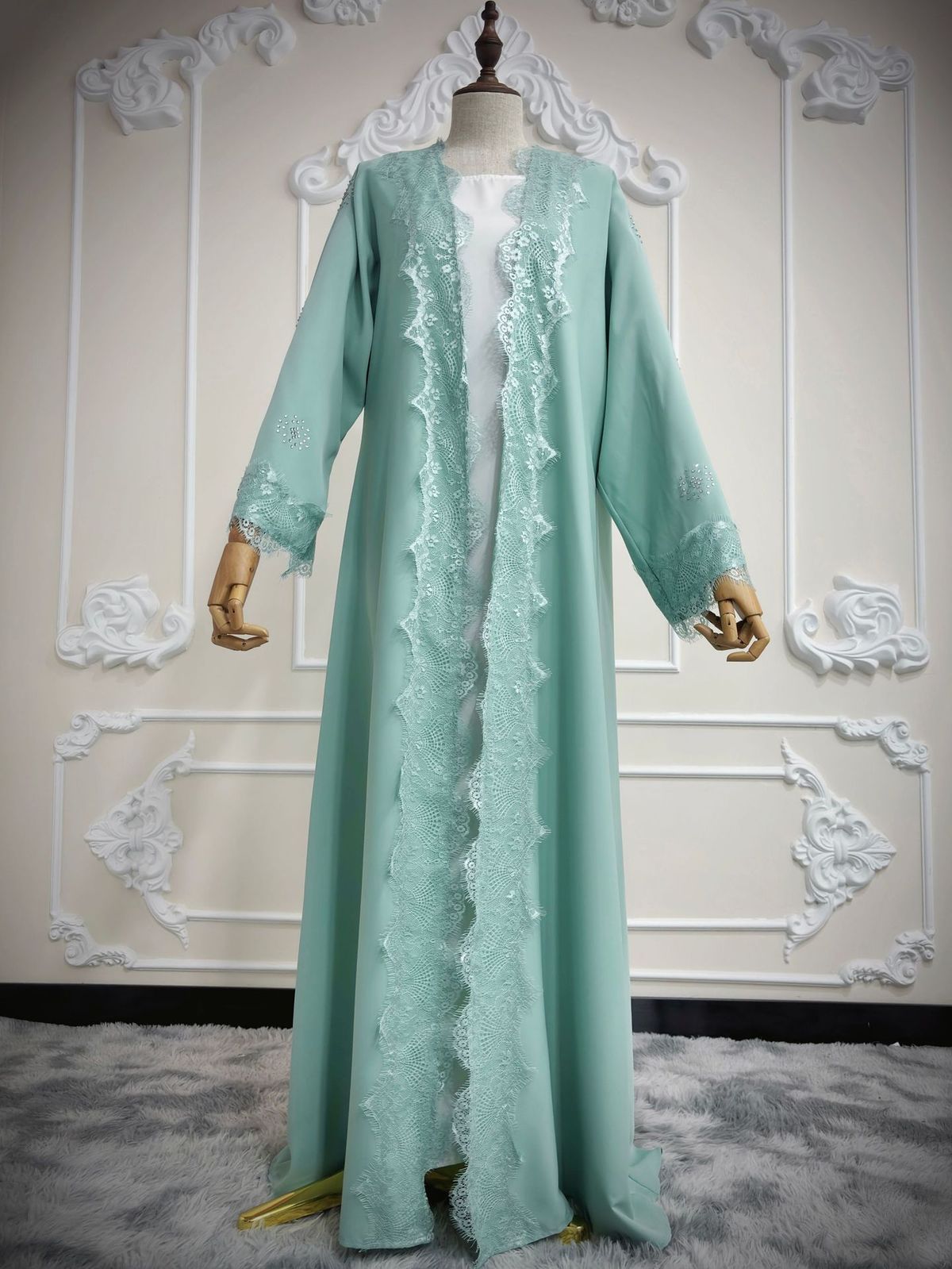 Muslim Dress Women Elegant Long-Sleeve Lace Trim Abaya Dress For Women – Modest Muslim Fashion With Embellished Detailing_ecoleips.com
