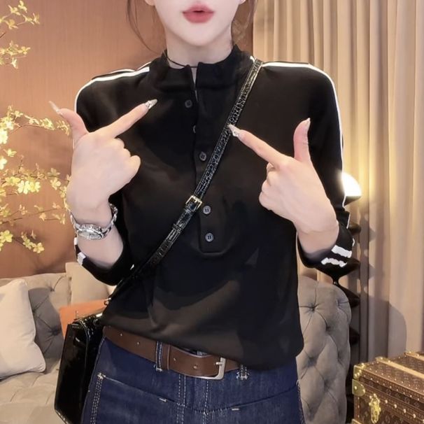 This Women's Long-Sleeved Garment Features A Fashionable Collar With Two Stripes In Contrasting Colors And A Single Row_ecoleips.com