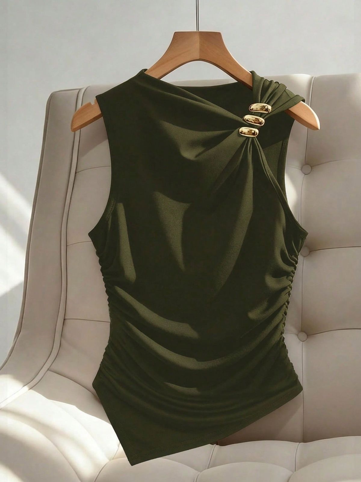 Minimalist Sleeveless Blouse With Metallic Ring Detail – Slim-Fit Knit Top In Black/Red/Olive/Brown, Versatile For Office & Evening Wear_ecoleips.com