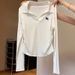 Women's Early Fall Slim-Fit Long Sleeve T-Shirt Wrinkle-Resistant Casual Chic Blouse Versatile Layering Top with Waist Detail_ecoleips.com