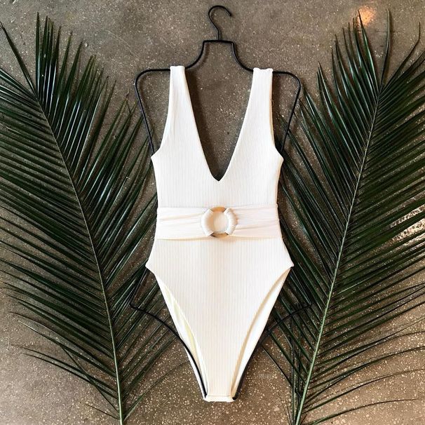 Elegant One-Piece Swimsuit With Waist Belt & Amber Ring – High-Cut Leg, Tummy Control, Removable Padding (Classic White, Polyester-Spandex Blend)_ecoleips.com